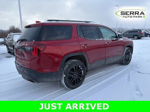 Certified 2023 GMC Acadia SLE w/ Driver Convenience Package image 3