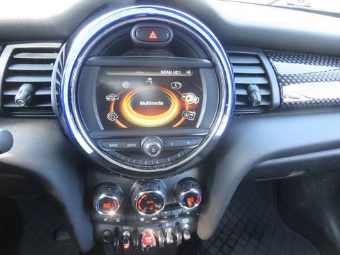 Used 2018 MINI Cooper S FWD image 18