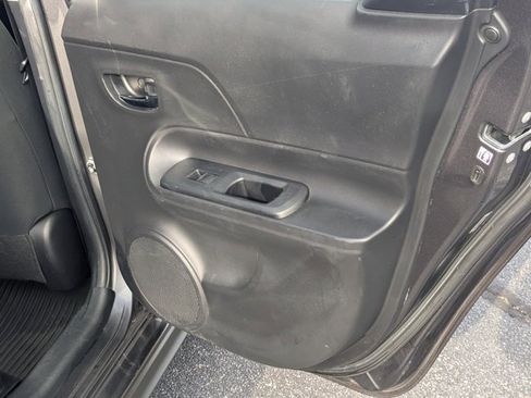 Used 2018 Toyota Prius C Two image 15