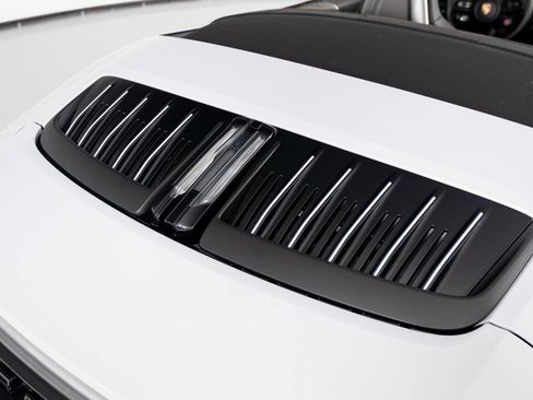 Certified 2025 Porsche 911 Carrera image 46