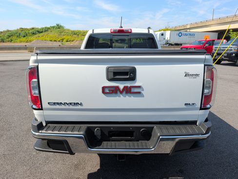 Used 2016 GMC Canyon SLT w/ Driver Alert Package AWD/4WD image 4