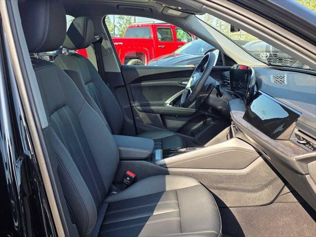 Used 2025 Audi Q5 Premium w/ Convenience Package AWD/4WD image 12
