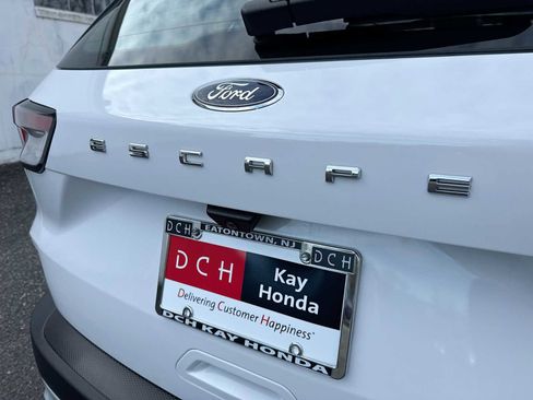 Used 2022 Ford Escape S image 18