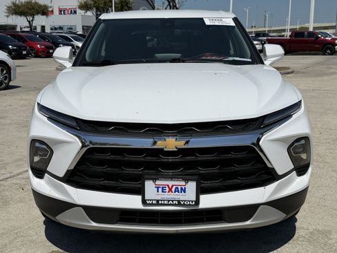 Used 2025 Chevrolet Blazer LT AWD/4WD image 11