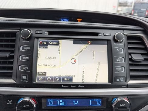 Used 2018 Toyota Highlander Limited Platinum image 4