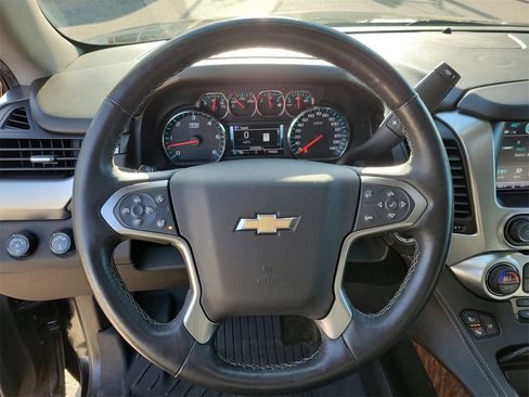 Used 2017 Chevrolet Suburban Premier image 25