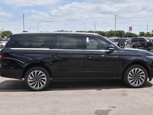 New 2026 Lincoln Navigator L Black Label AWD/4WD image 5
