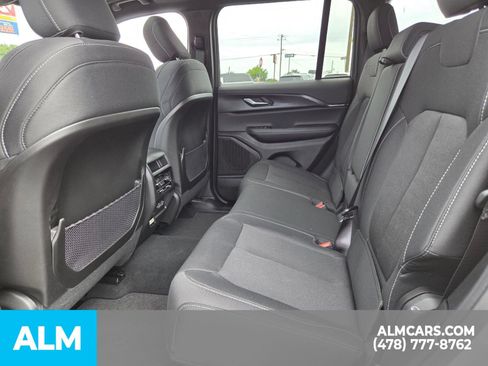Used 2025 Jeep Grand Cherokee Laredo X w/ Luxury Tech Group I AWD/4WD image 6