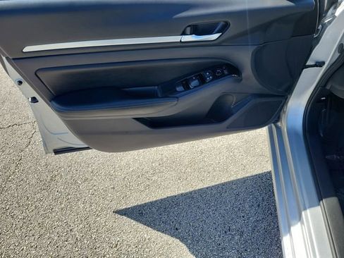 Used 2023 Nissan Altima 2.5 SV image 21