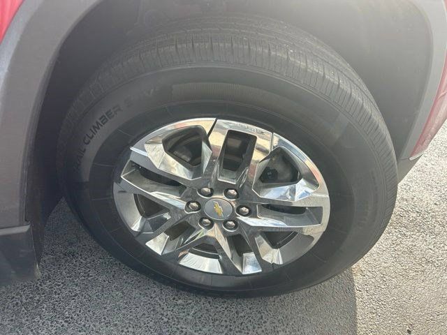 Used 2021 Chevrolet Traverse LT FWD image 49
