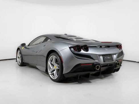 Used 2022 Ferrari F8 Tributo image 5