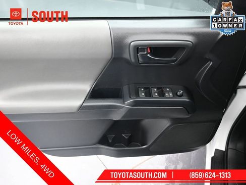 Used 2022 Toyota Tacoma SR AWD/4WD image 22