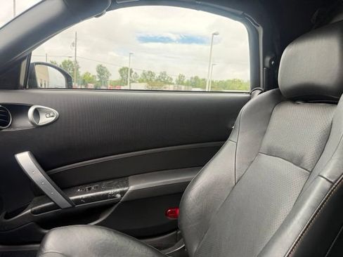 Used 2006 Nissan 350Z Touring RWD image 29