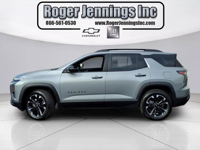 Used 2025 Chevrolet Equinox RS w/ Safety and Technology Package AWD/4WD image 2