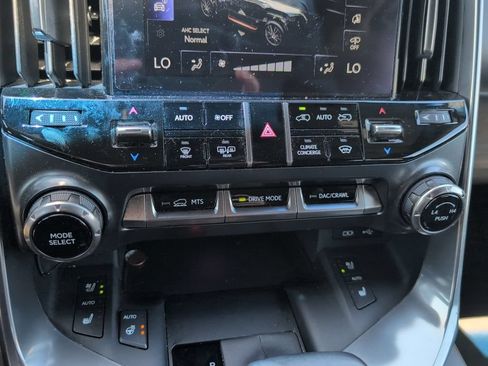Used 2023 Lexus LX 600 4WD w/ Appearance Package image 22