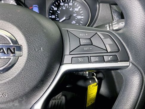 Used 2022 Nissan Rogue Sport S image 28