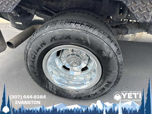 Used 2024 RAM 3500 Tradesman w/ Chrome Appearance Group AWD/4WD image 11