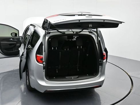 New 2026 Chrysler Pacifica Select image 43