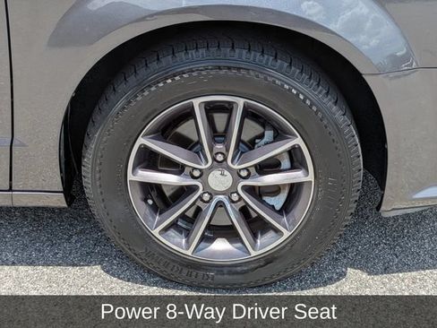 Used 2016 Dodge Grand Caravan SXT FWD image 11