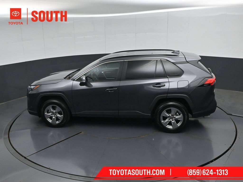 Used 2025 Toyota RAV4 XLE AWD/4WD image 49