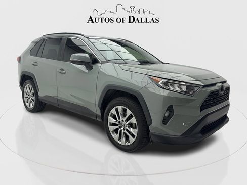 Used 2020 Toyota RAV4 XLE Premium image 2