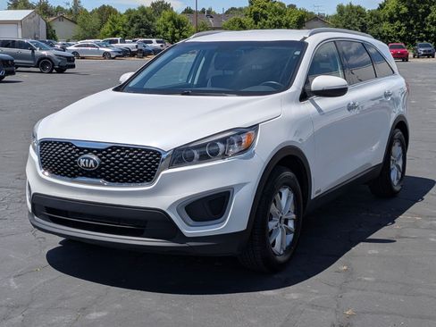 Used 2018 Kia Sorento AWD image 10
