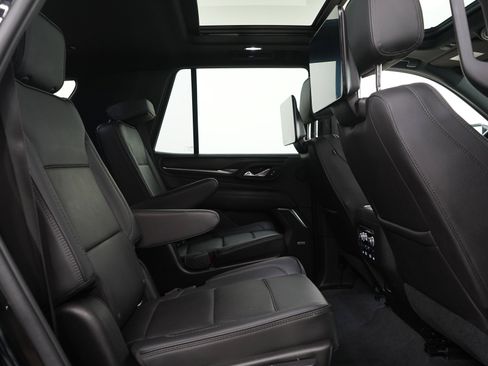 Used 2021 GMC Yukon Denali w/ Denali Premium Package AWD/4WD image 12