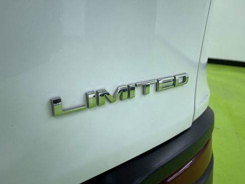 Used 2018 Jeep Cherokee Limited image 14