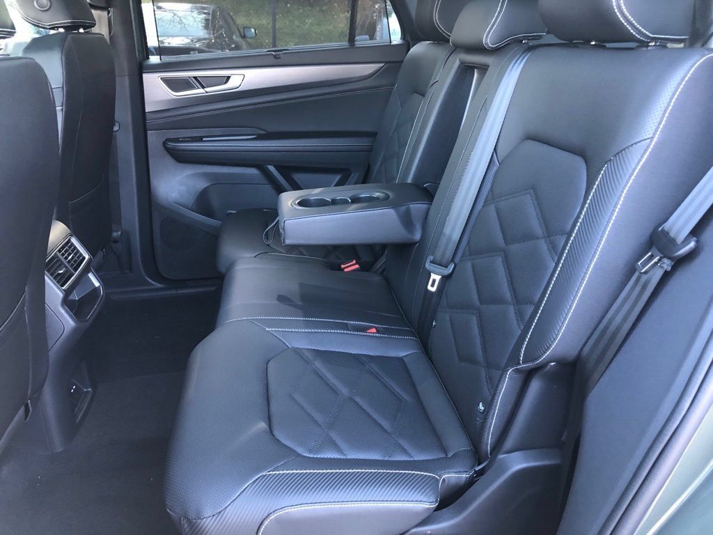 Used 2026 Volkswagen Atlas Cross Sport SE w/ Panoramic Sunroof Package AWD/4WD image 29