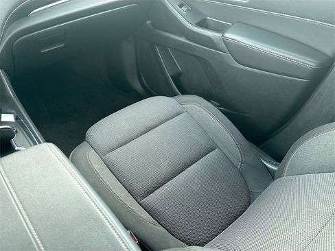 Used 2020 Chevrolet Traverse LT image 22