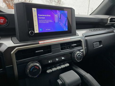 Certified 2025 Toyota Tacoma TRD Off-Road image 28