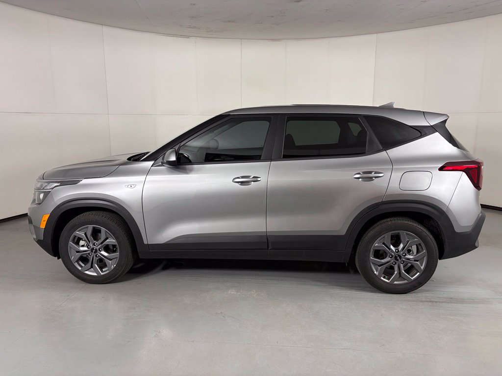 New 2026 Kia Seltos LX FWD image 5