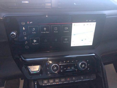 Used 2025 GMC Sierra 2500 AT4 w/ AT4 Premium Plus Package image 14