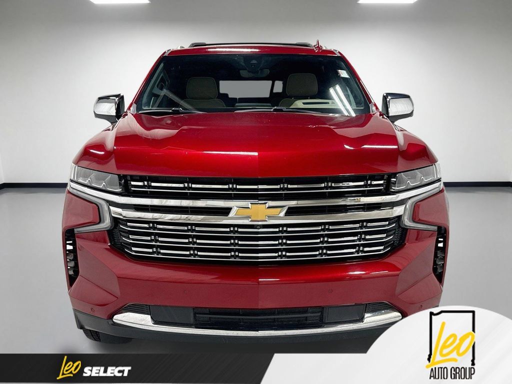 Used 2021 Chevrolet Suburban Premier w/ Premium Package AWD/4WD image 2