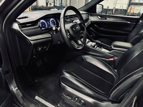 Used 2022 Jeep Grand Cherokee Overland AWD/4WD image 21