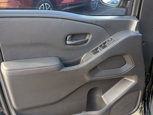 Used 2024 Nissan Frontier S w/ Technology Package image 14