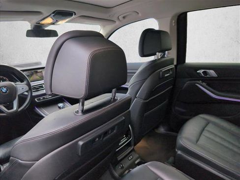 Used 2022 BMW X7 xDrive40i w/ Executive Package image 18