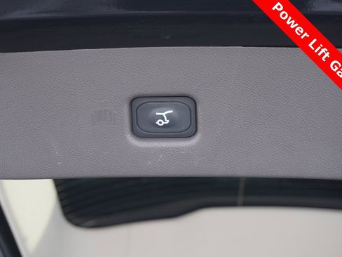 Used 2023 Lincoln Nautilus AWD w/ Premium Package image 9