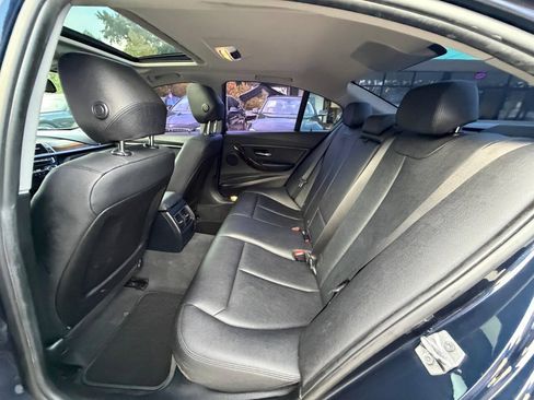 Used 2017 BMW 320i xDrive Sedan AWD/4WD image 7