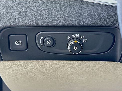 Used 2019 Buick Enclave Essence w/ Trailering Package, 5000 lbs. AWD/4WD image 10