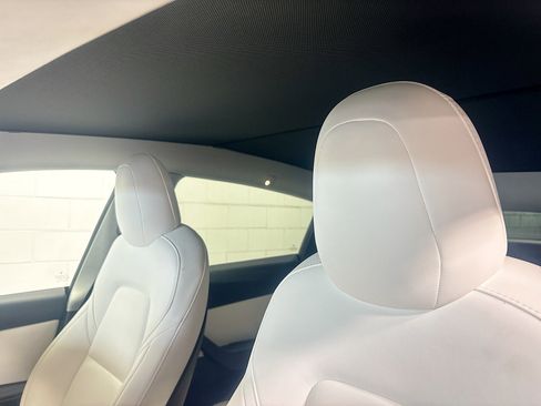 Used 2021 Tesla Model Y Long Range image 26