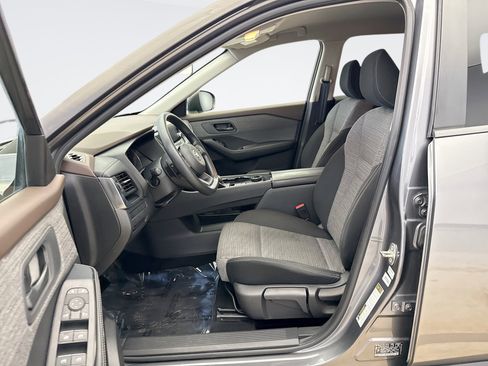Used 2021 Nissan Rogue S AWD/4WD image 10