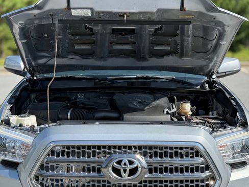 Used 2017 Toyota Tacoma TRD Sport w/ Tow Package RWD image 45