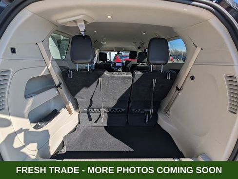 Used 2024 Chrysler Pacifica Touring-L image 11