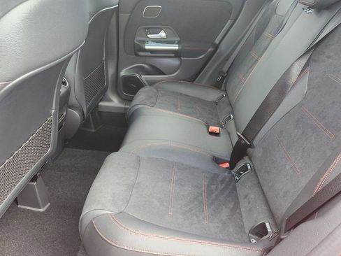 New 2025 Mercedes-Benz GLA 250 4MATIC image 12