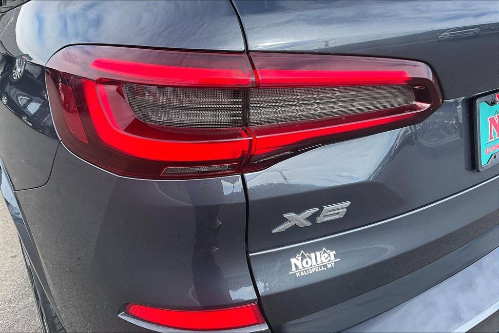 Used 2022 BMW X5 xDrive40i w/ M Sport Package AWD/4WD image 30