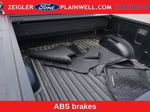 Used 2025 Toyota Tundra Limited AWD/4WD image 8