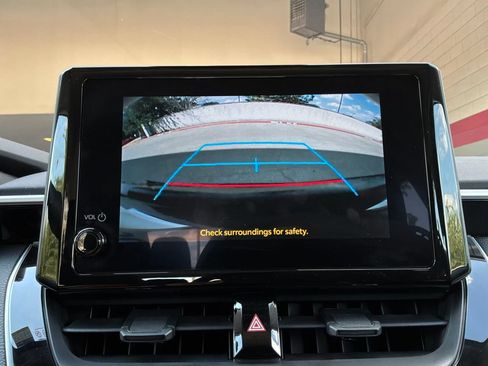 Used 2025 Toyota Corolla LE FWD image 32