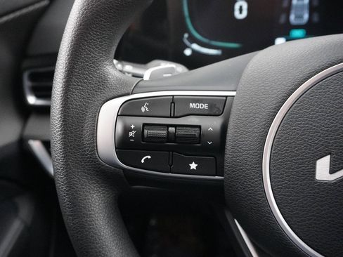 Used 2023 Kia Sportage LX image 40