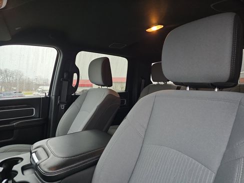 Used 2024 RAM 2500 Big Horn w/ Safety Group image 10